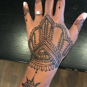 Meet your Posher, Keemya